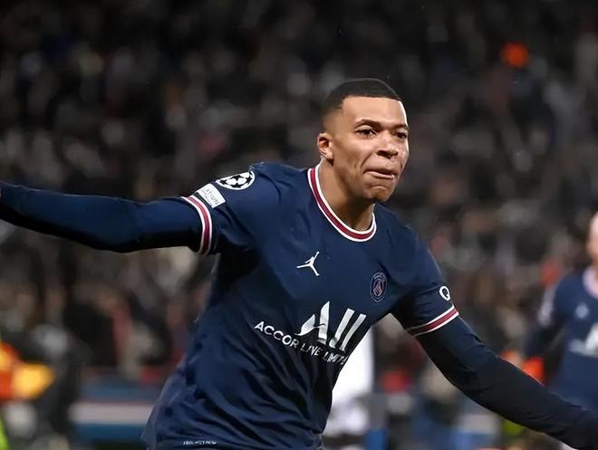 F1 车队测试赛激烈展开吸引粉丝