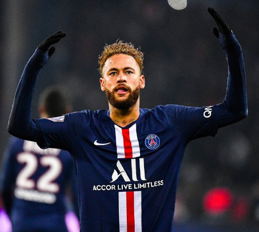 詹皇爆发！暂停时斜眼怒瞪队友，连东契奇都撑不住，顿宝更难忍受？