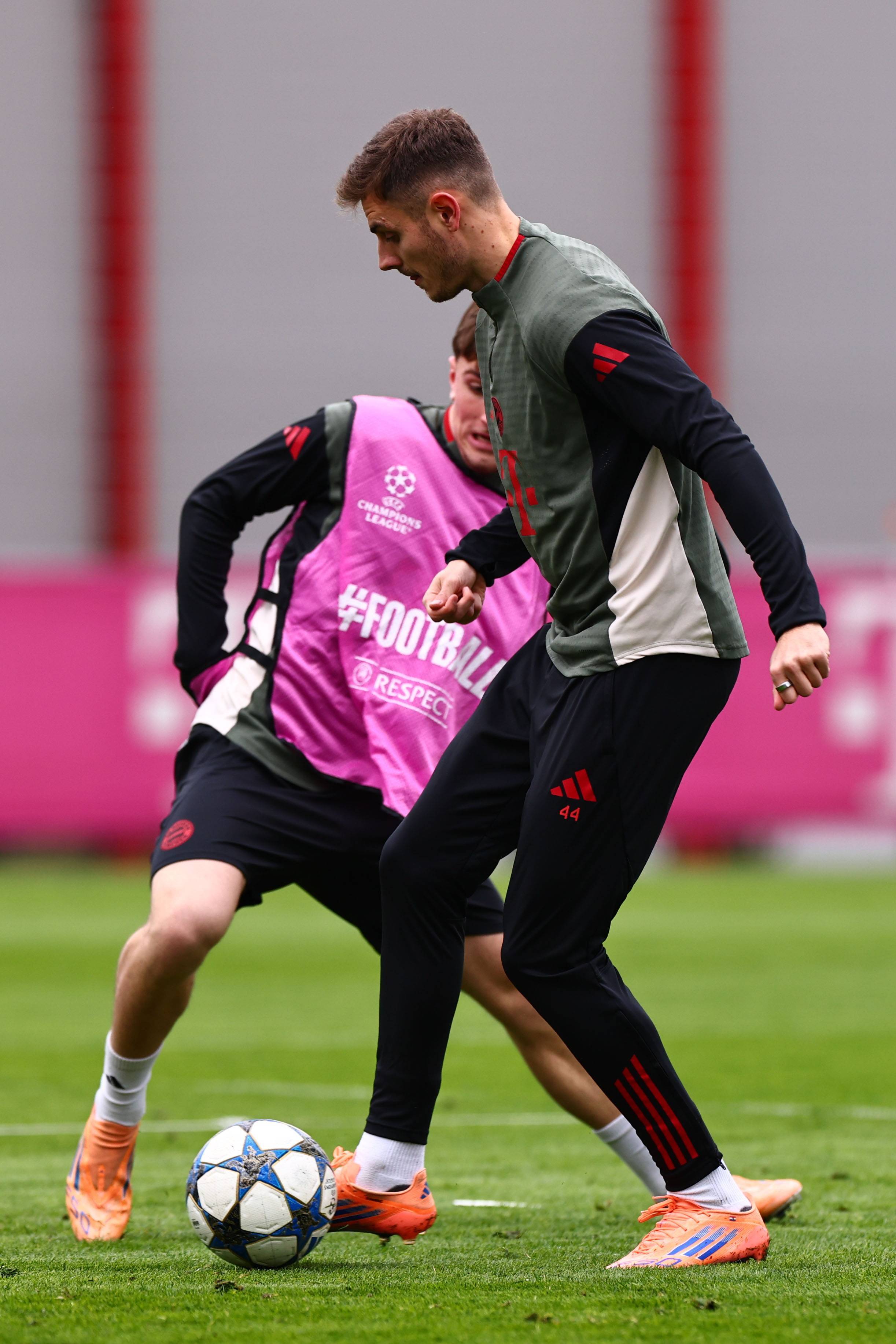 桑切斯：我来塞维利亚并不是为了钱；时刻准备为智利出战