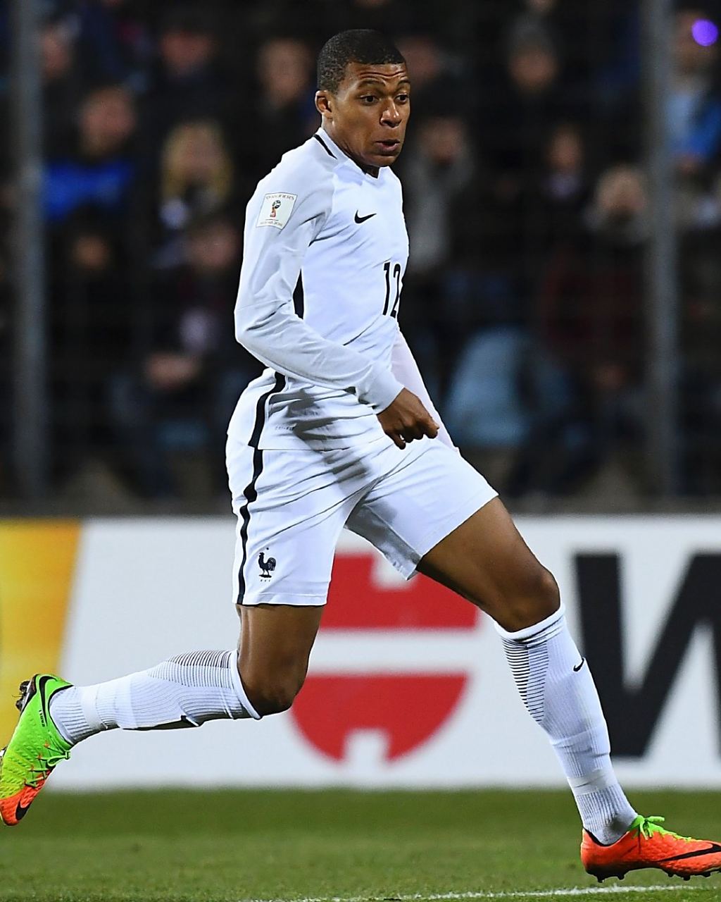 RNGM三轮首秀天崩开局：教练BP垮的厉害，B组唯一骄子要干啥？